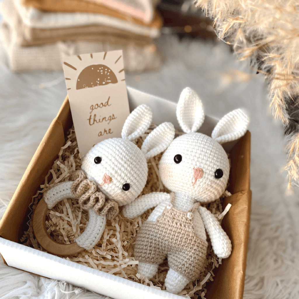 minihobievi Hediye Açık Krem-Bej Amigurumi Tulumlu Tavşan Set